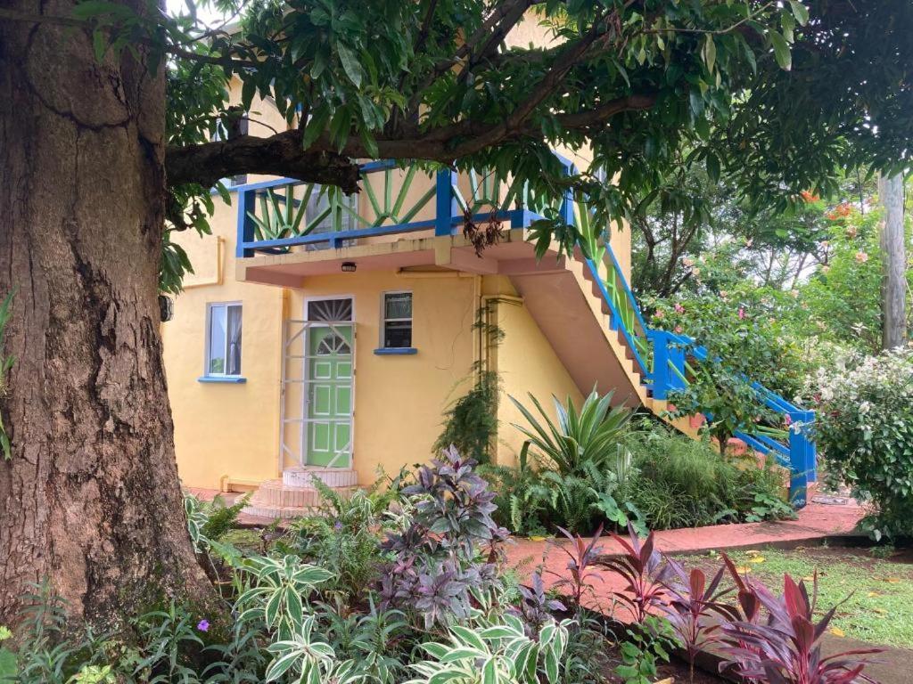 Jacoway Inn Calibishie Exterior photo